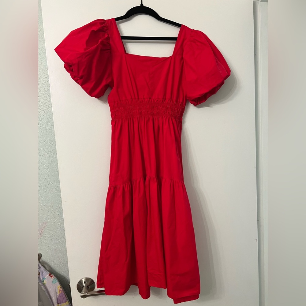 Red dress, sweetheart neckline